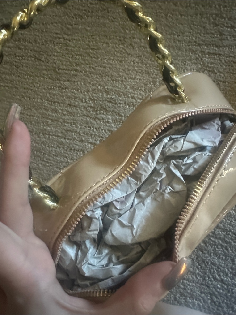 Quilted Heart Crossbody Bag in Beige-Designer Style - Picture 2 of 4